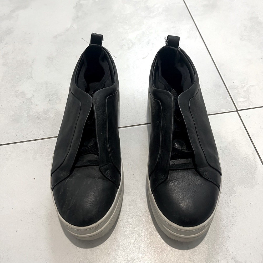 J SLIDES BLACK SLIP ON SNEAKERS SIZE 7.5